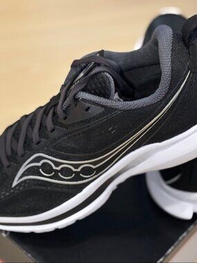 Saucony Kinvara 13 Running Shoes Womens 10 Black Silver